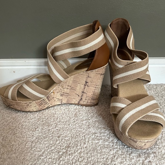 Women’s wedges - Picture 2 of 4